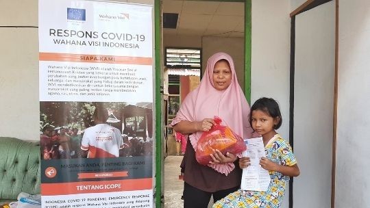 Bantuan Pangan untuk Keluarga Rohida