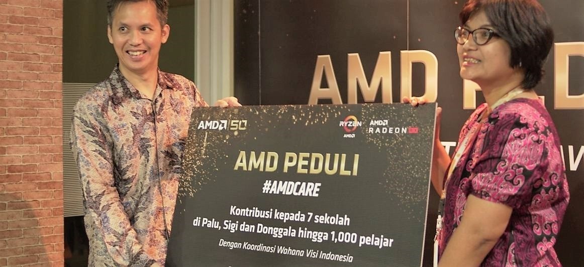 AMD Sumbangkan Perangkat Komputer Bagi Siswa Terdampak Bencana di Sulteng