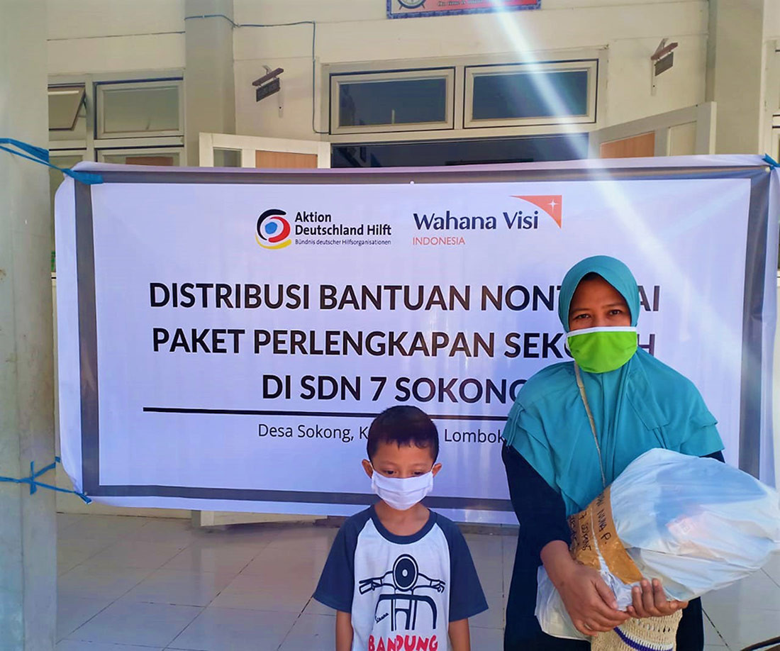 Distribusi Paket Perlengkapan Sekolah Ringankan Pengeluaran Warga Lombok Utara