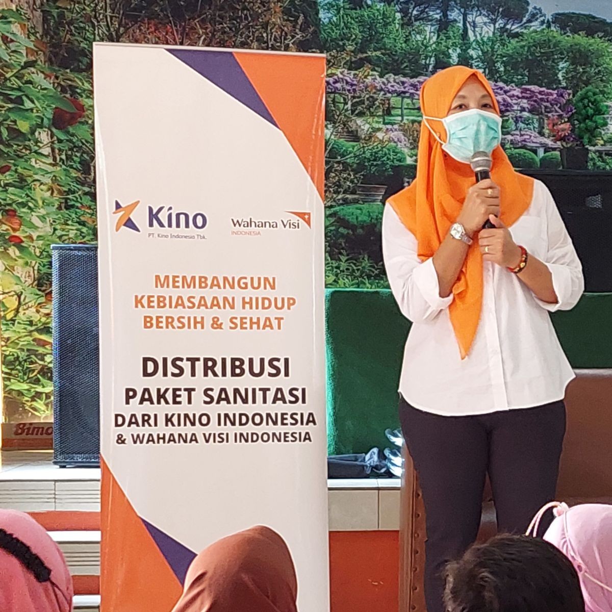 Supporting the Community Against Covid-19, PT Kino Indonesia Tbk Provides Cleaning Packages
