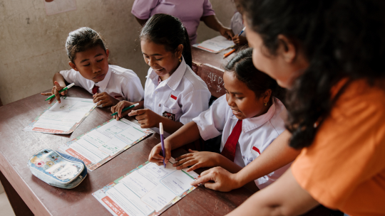 Masih Ada Anak Sekolah Indonesia Belum Dapatkan Pendidikan