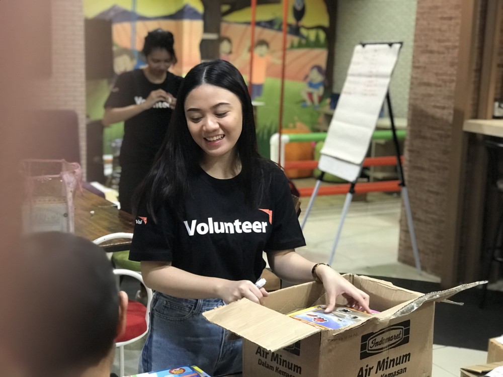 Volunteer Books For Hope